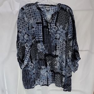 Catherines 2x 3/4 sleeved blue print blouse.